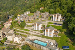 Cottage by the pool with stunning lake view Bellano